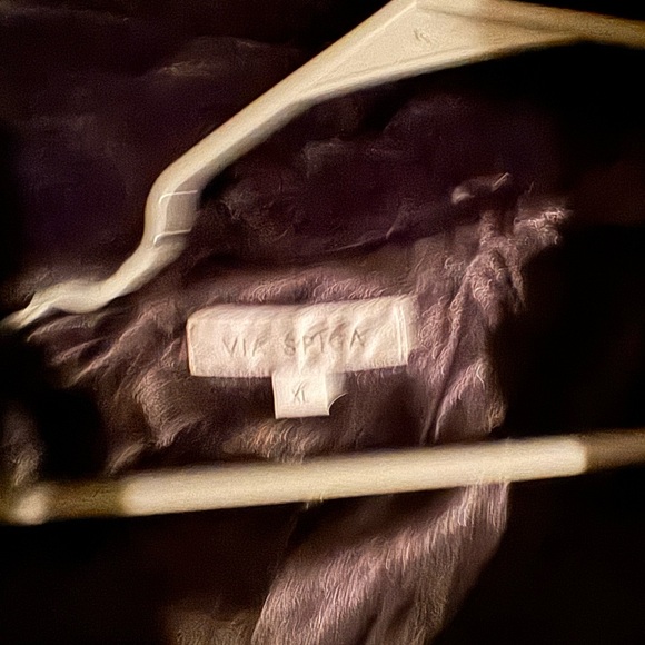 Via Spiga faux fur chevron with hood , soooo soft worn on my a couple times - Picture 2 of 4